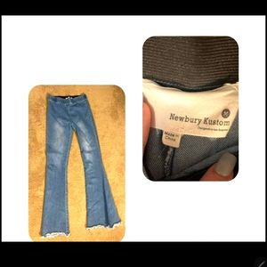 Newbury Kustom Flares